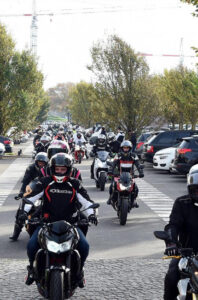 BIKER BEGEGNUNGEN
